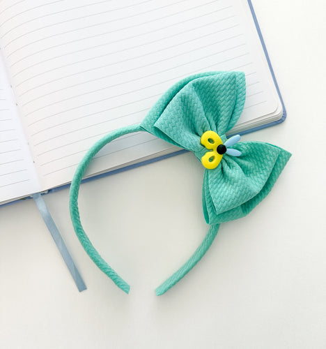 Scissor School Bow